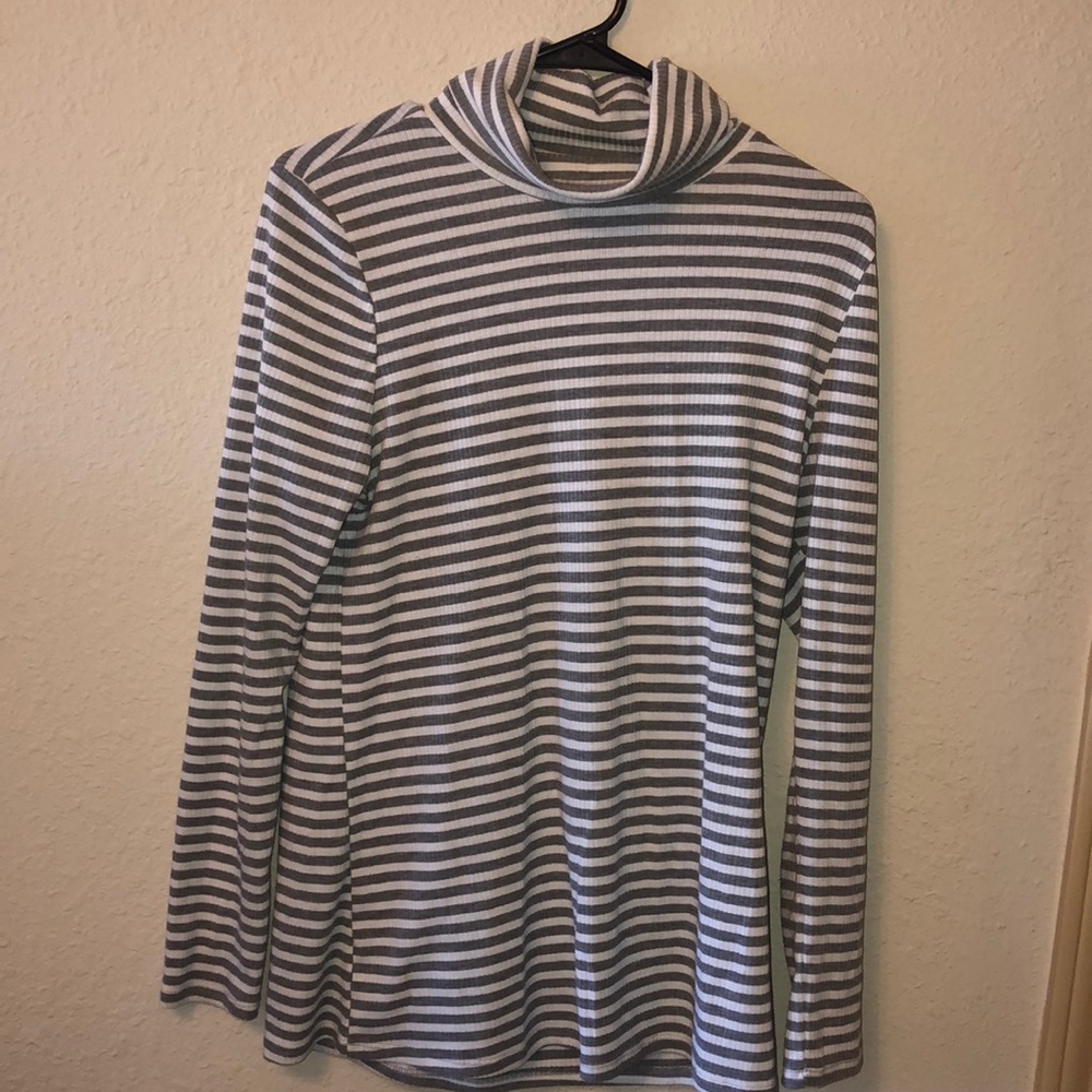 Long sleeve striped turtleneck